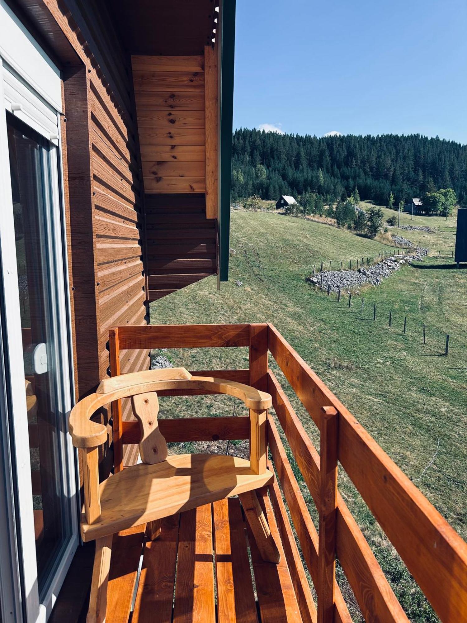Nomad Lodge Zminica 자블야크 외부 사진