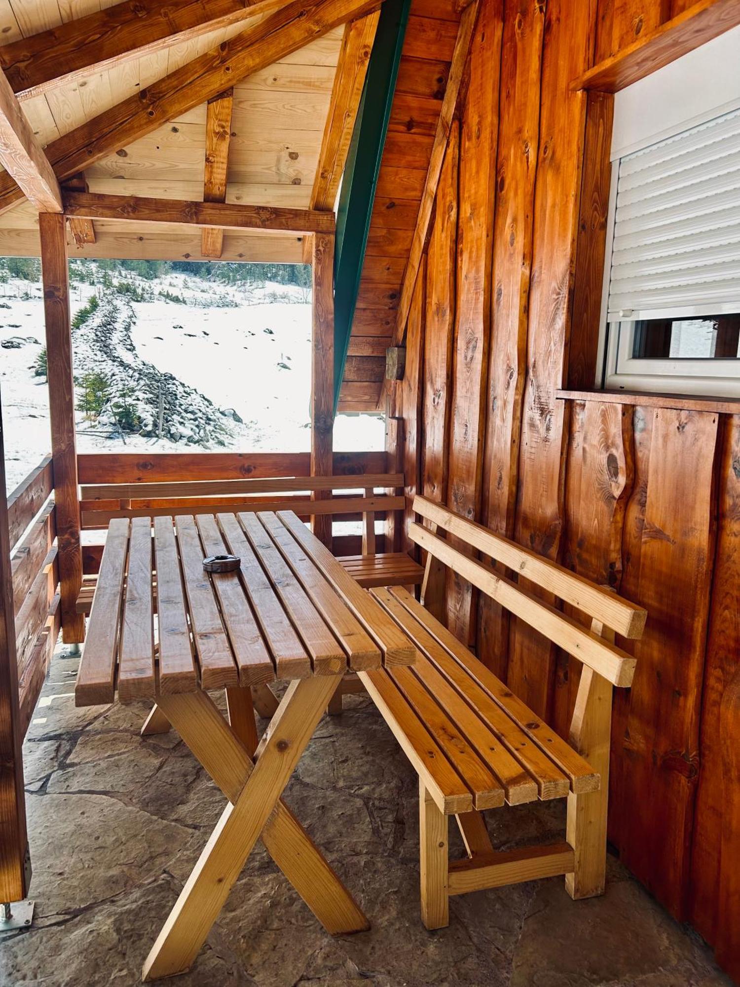 Nomad Lodge Zminica 자블야크 외부 사진