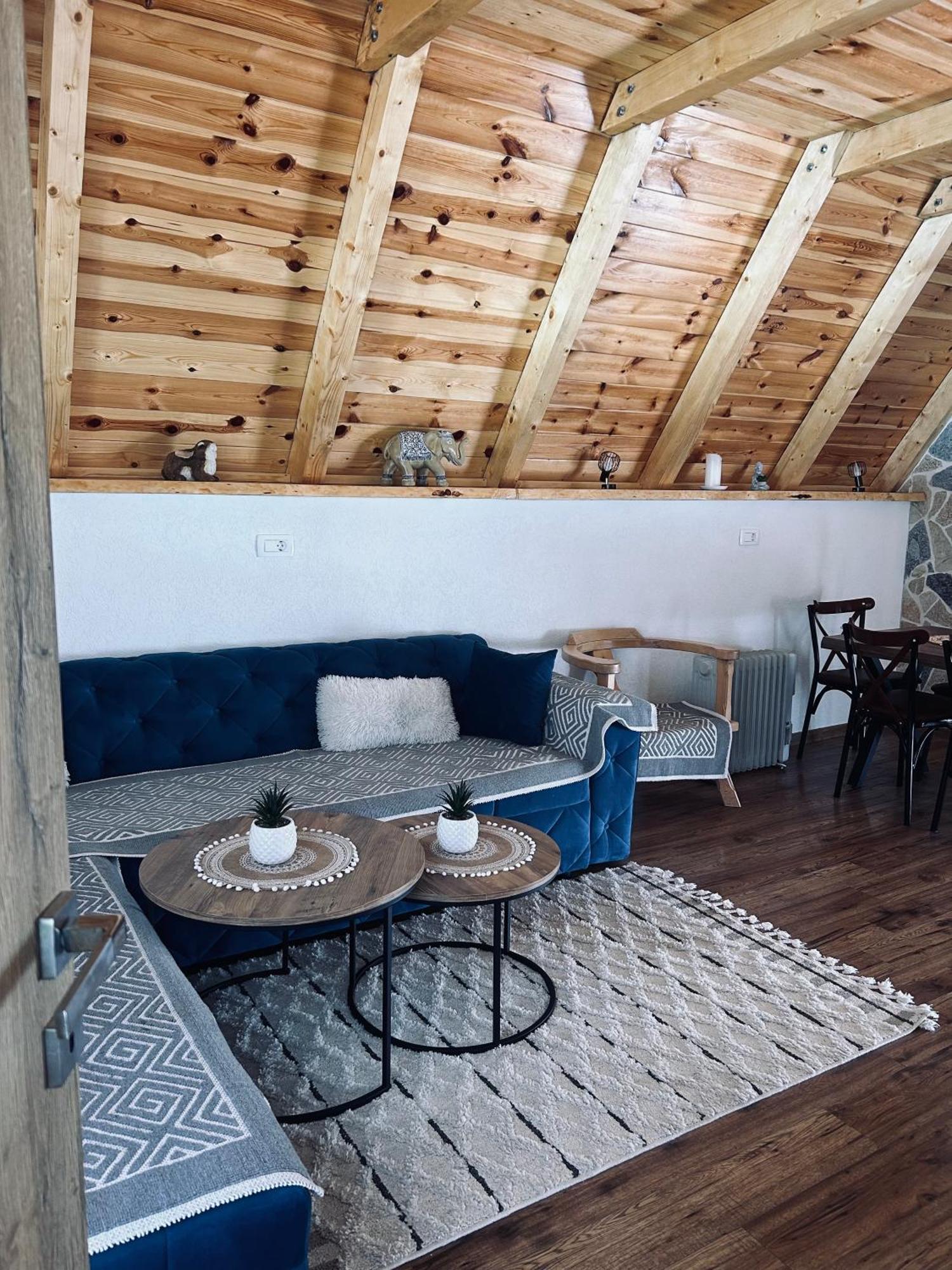 Nomad Lodge Zminica 자블야크 외부 사진