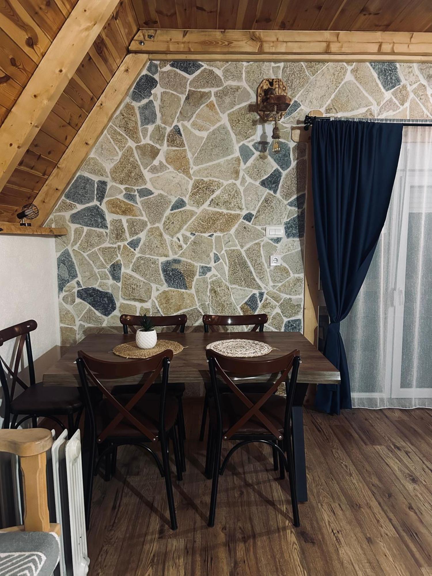 Nomad Lodge Zminica 자블야크 외부 사진